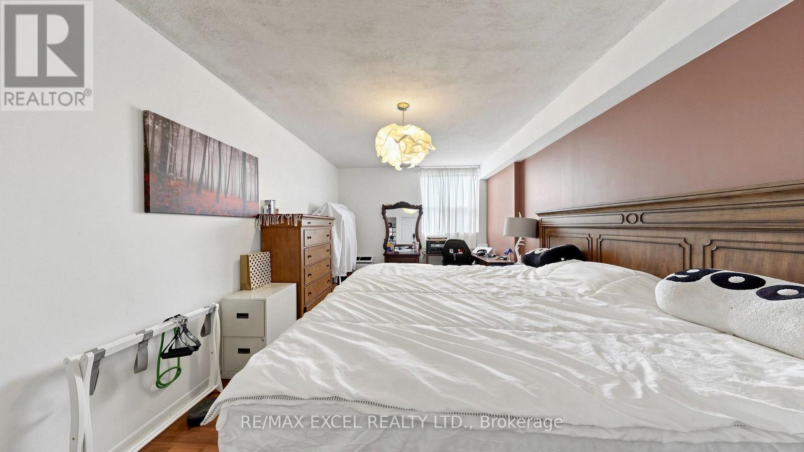 #401 1881 JANE STREET - 34
