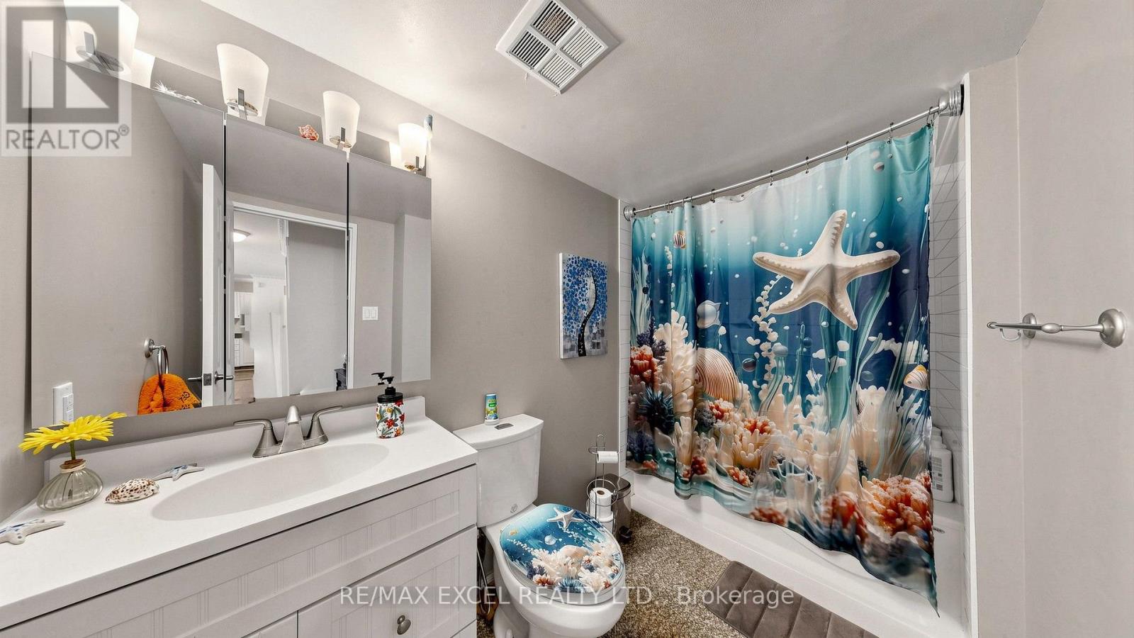 #401 1881 JANE STREET - 35