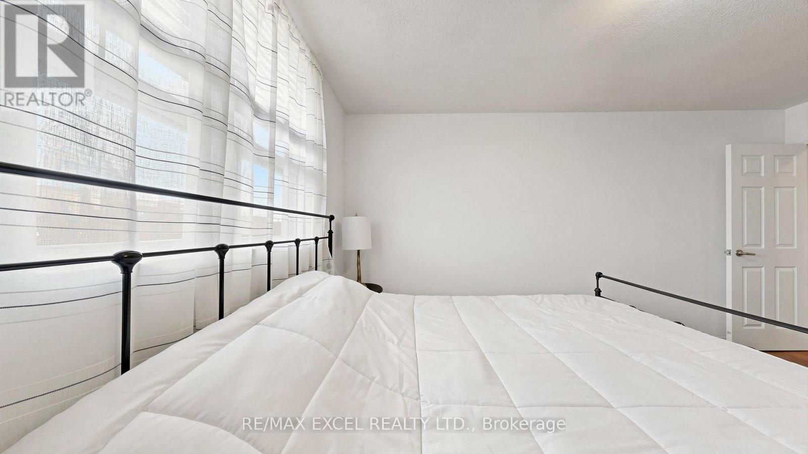#401 1881 JANE STREET - 39
