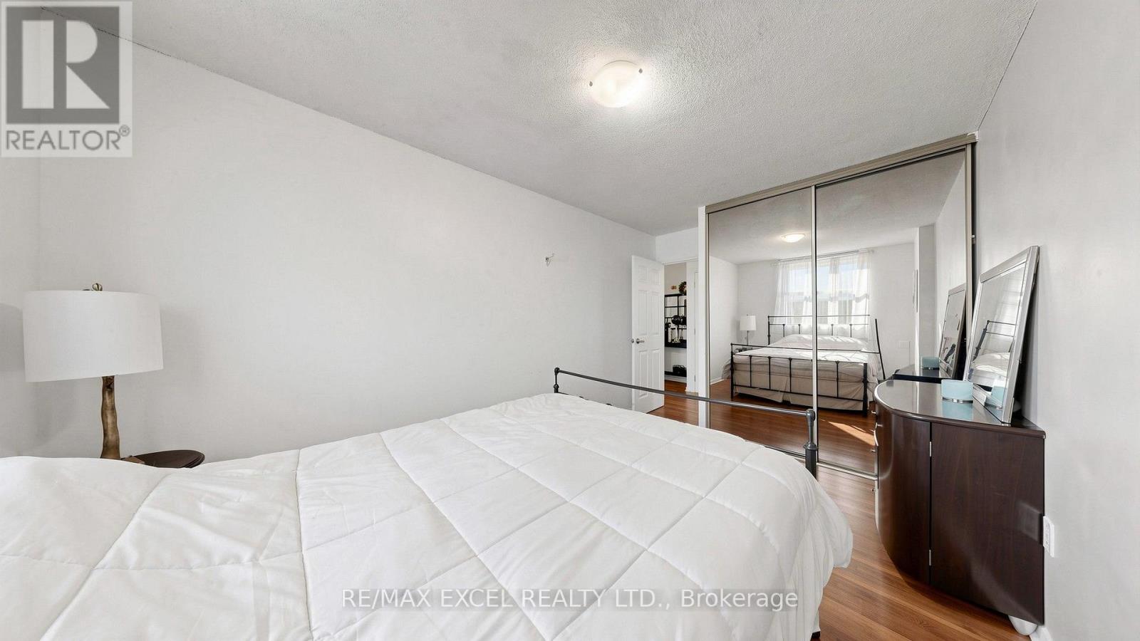 #401 1881 JANE STREET - 40
