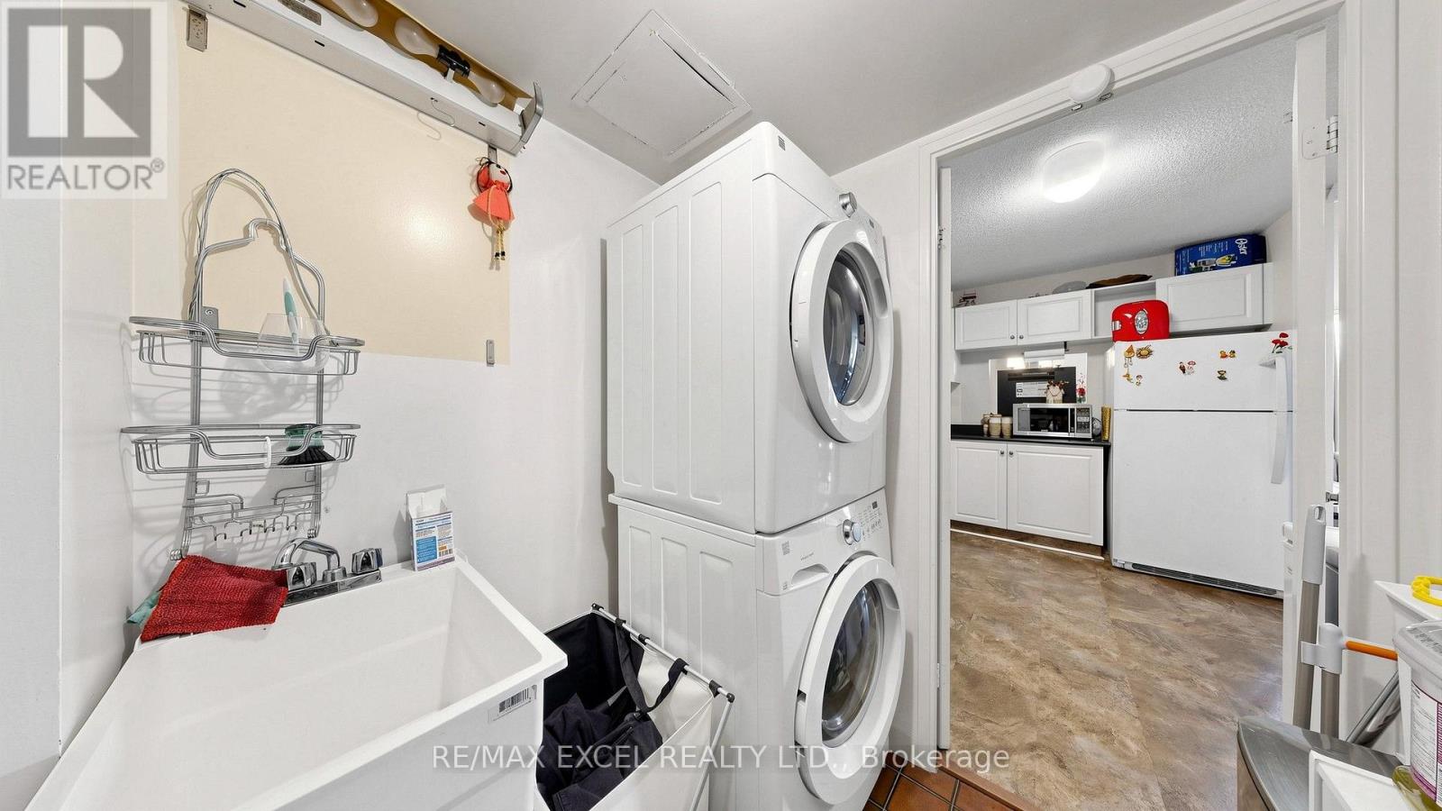 #401 1881 JANE STREET - 44