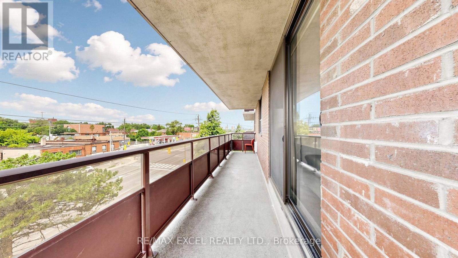 #401 1881 JANE STREET - 47