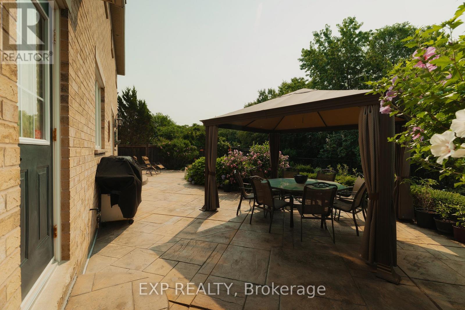 26 PACKHAM CIRCLE - Image 44