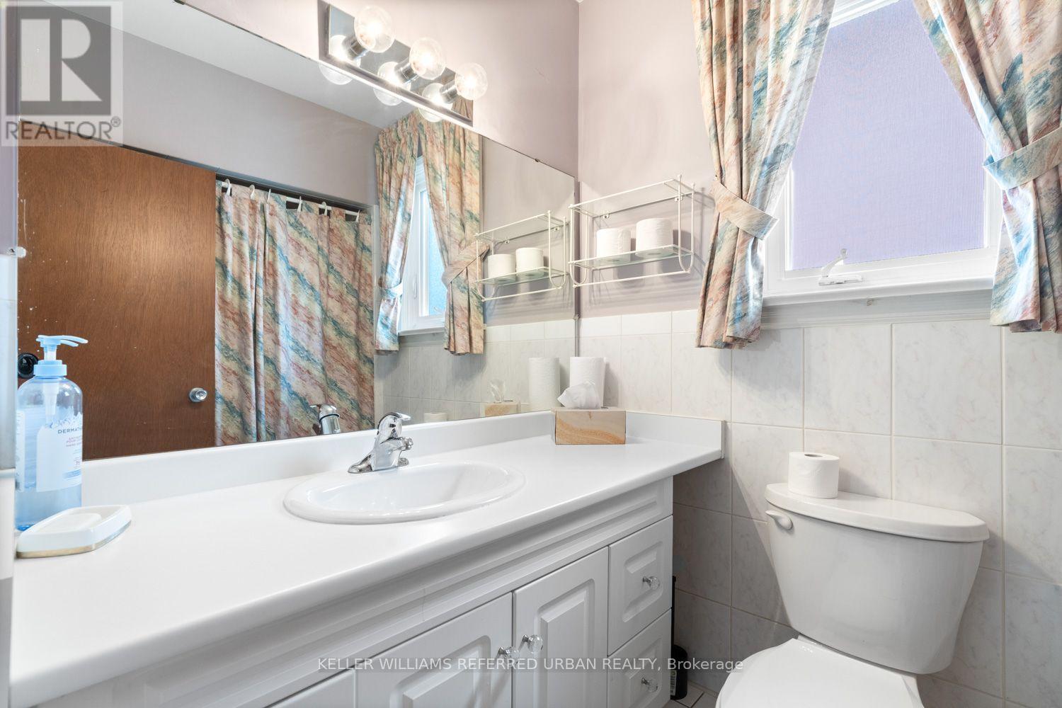 114 GRACEFIELD AVENUE - 17