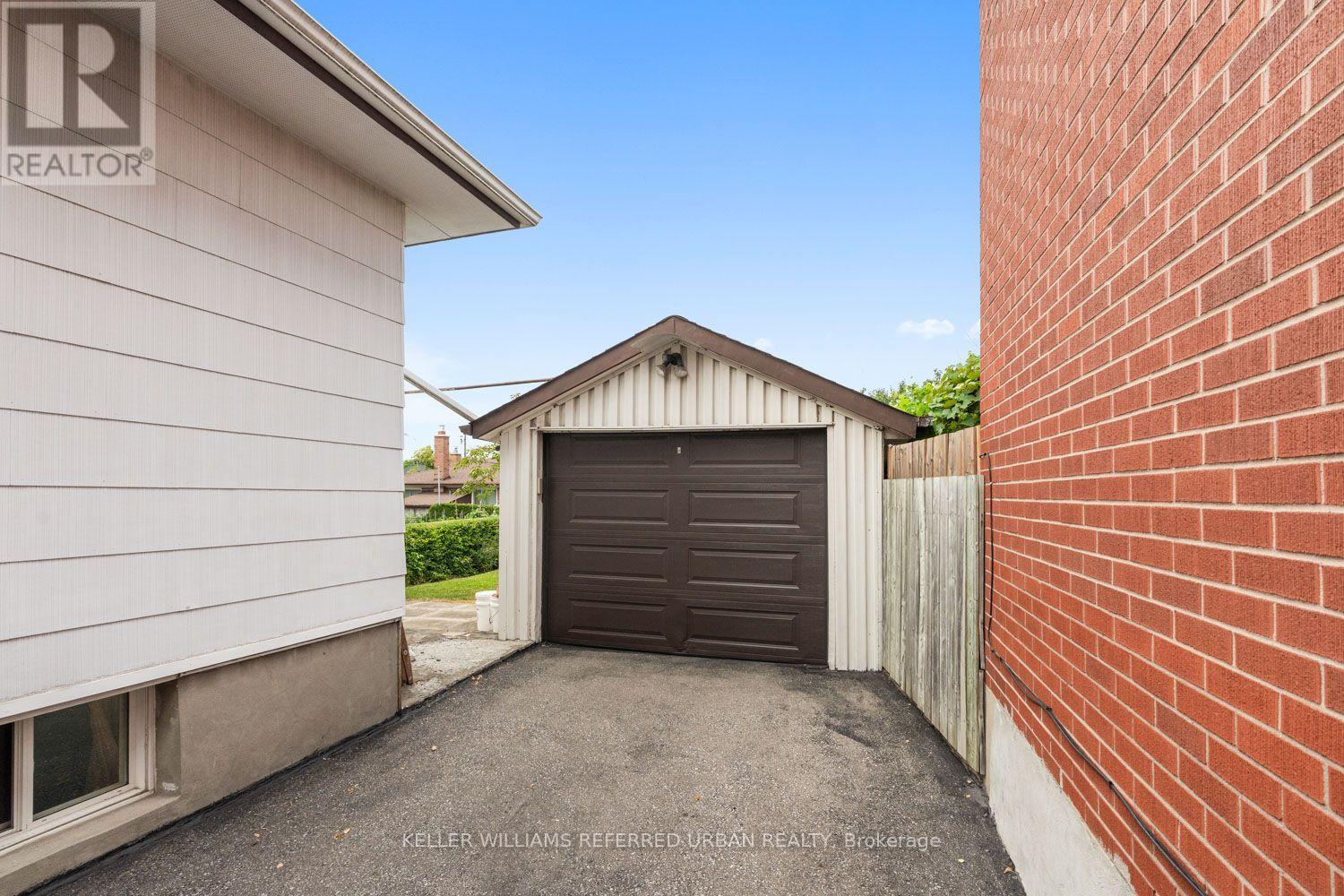 114 GRACEFIELD AVENUE - 31