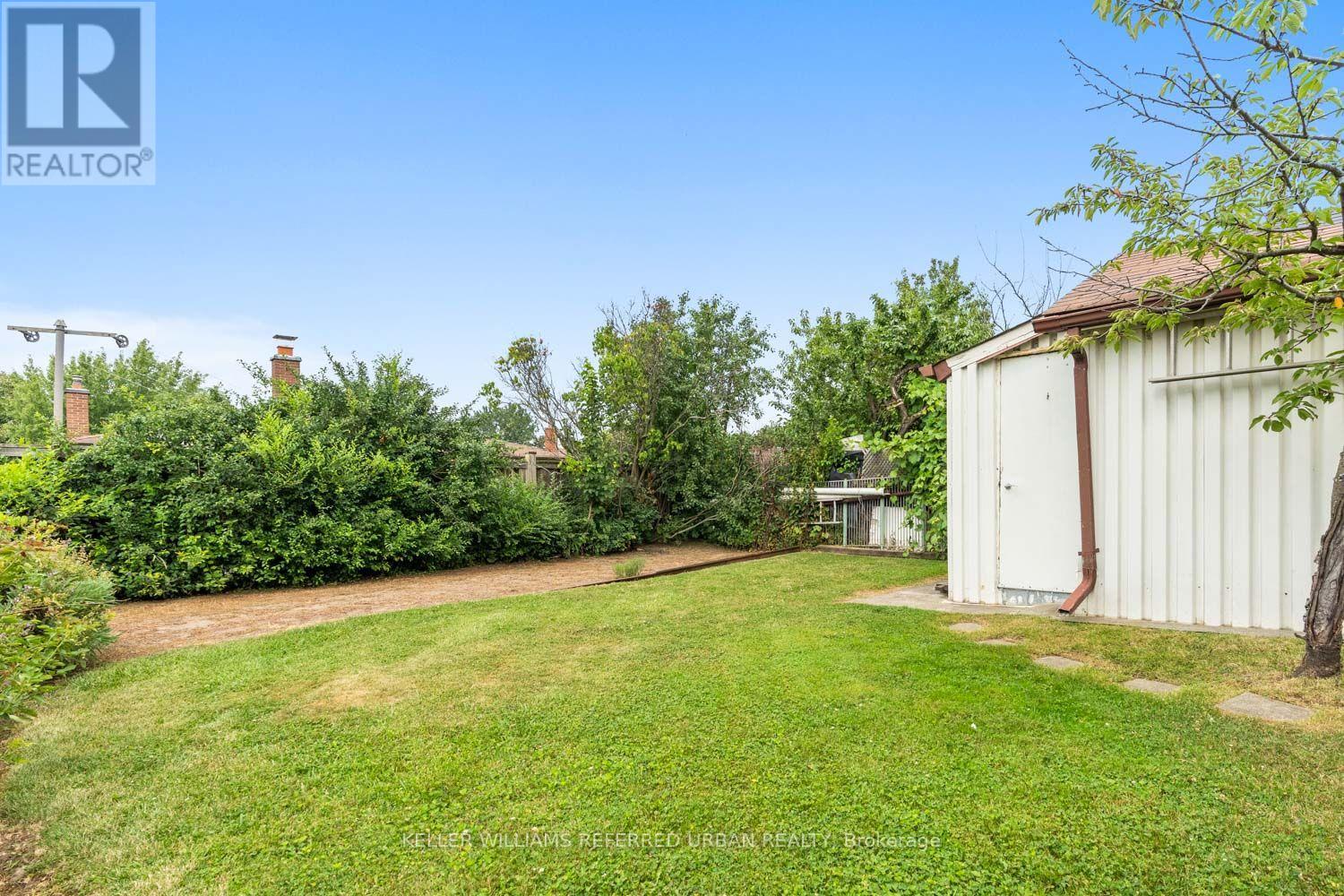 114 GRACEFIELD AVENUE - 33