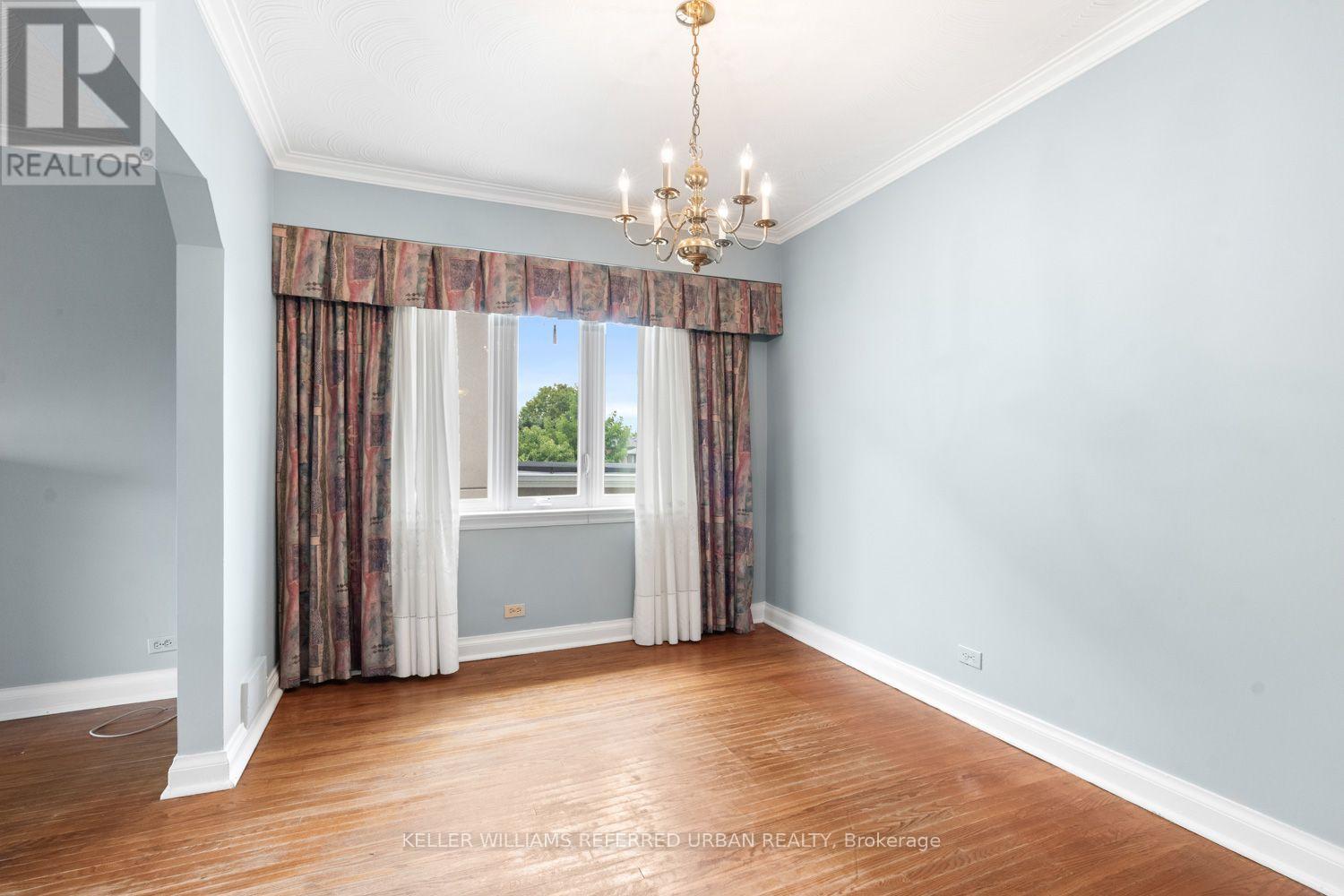 114 GRACEFIELD AVENUE - 8