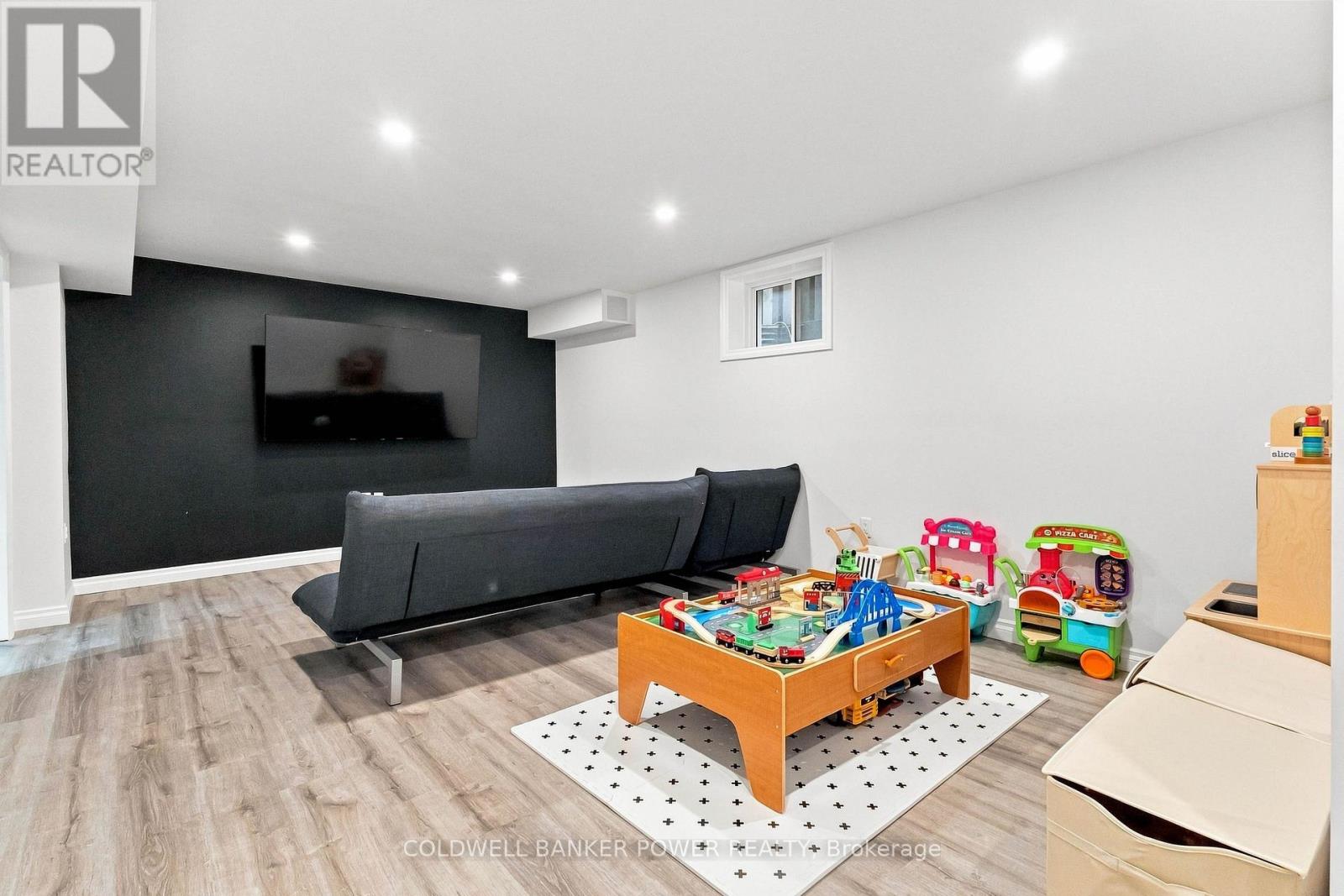 2241 BUROAK DRIVE - 33