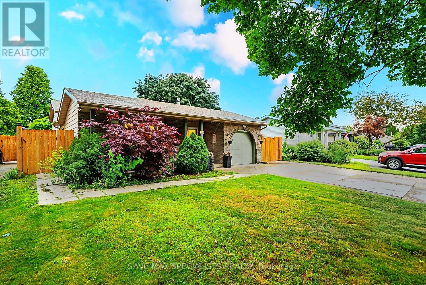26 FAIRINGTON CRESCENT - 1