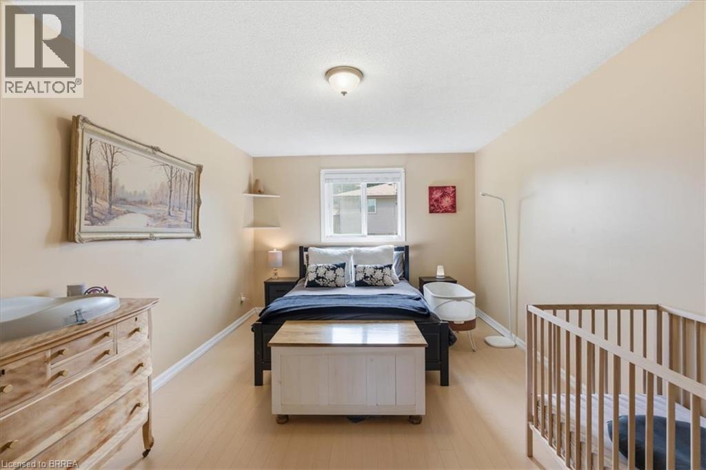 33 EDWARD Avenue - 16