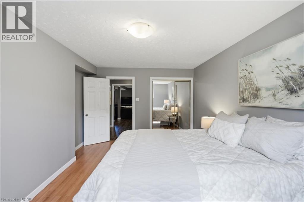 33 EDWARD Avenue - 29