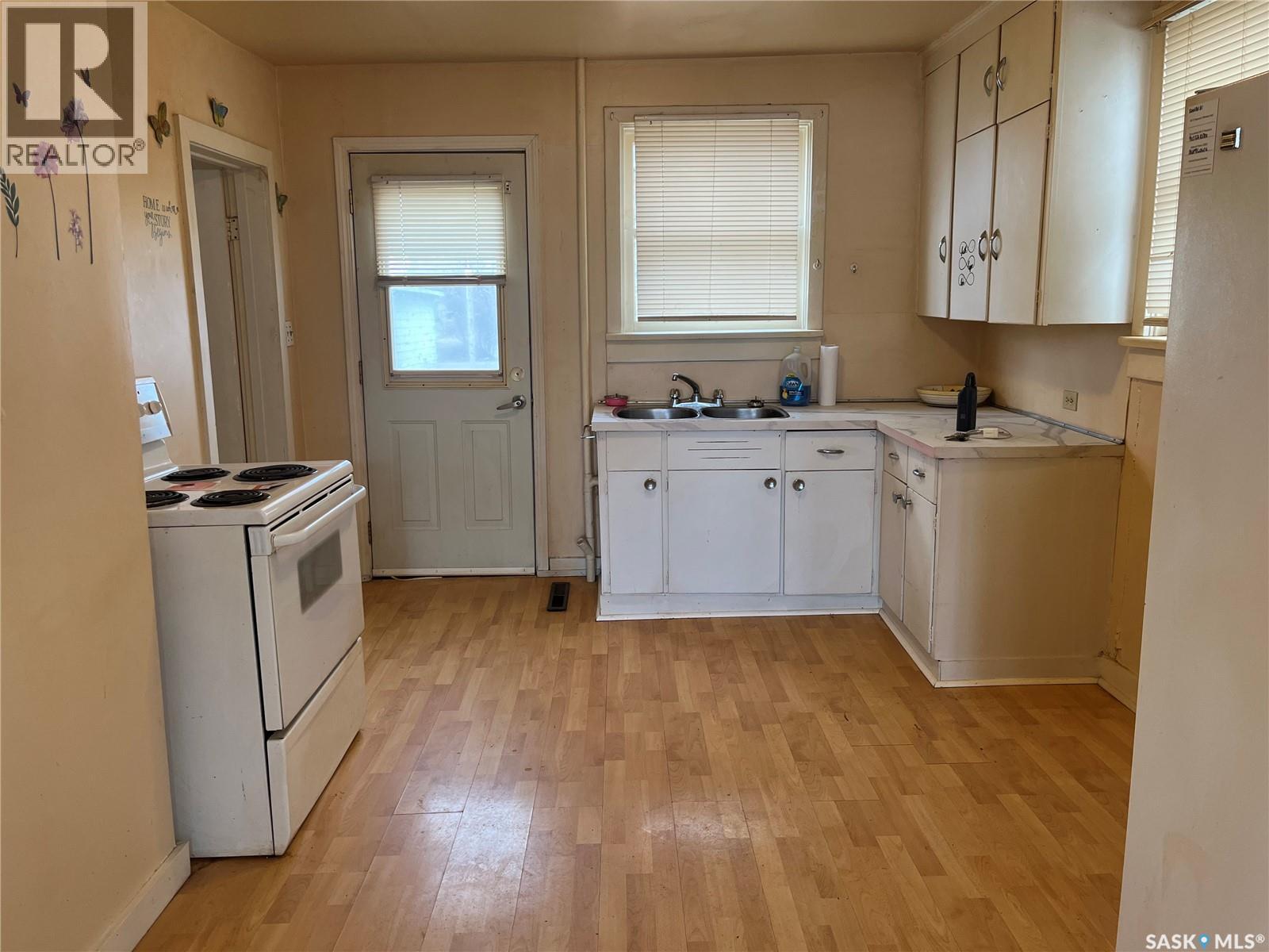 101B 1st AVENUE W - 4