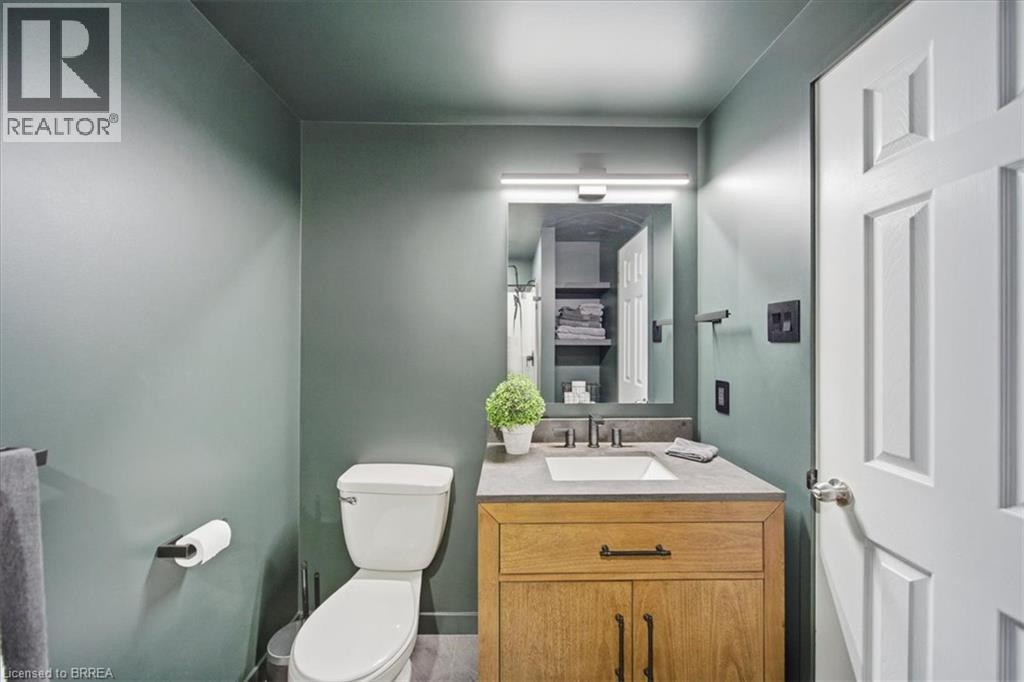 33 EDWARD Avenue - 33