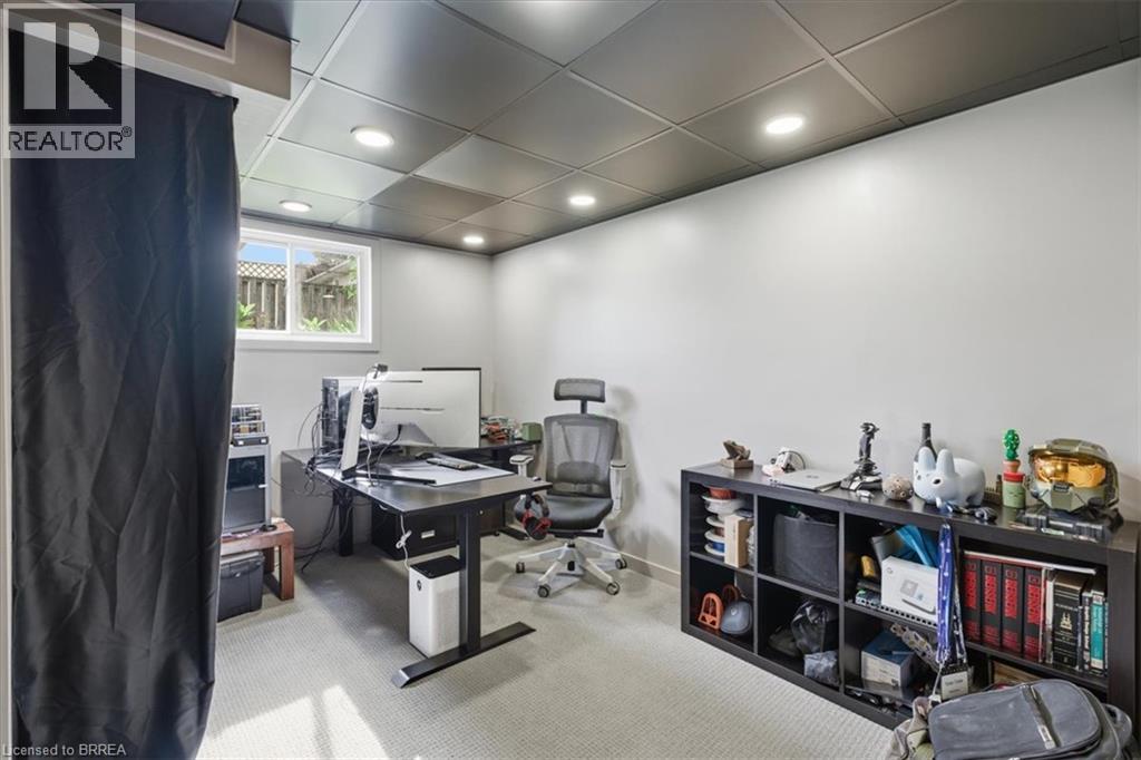 33 EDWARD Avenue - 30