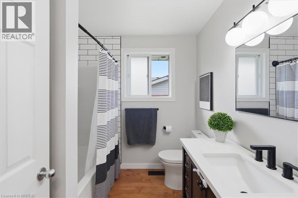 33 EDWARD Avenue - 21