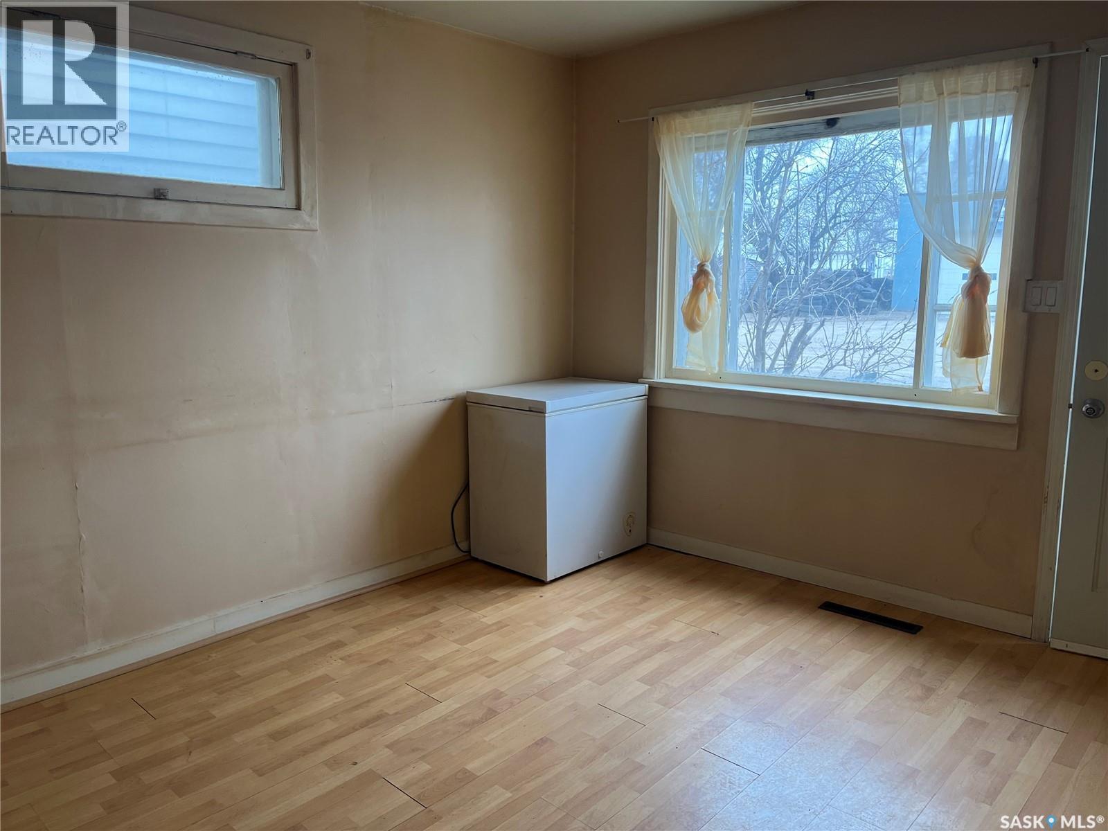 101B 1st AVENUE W - Image 8
