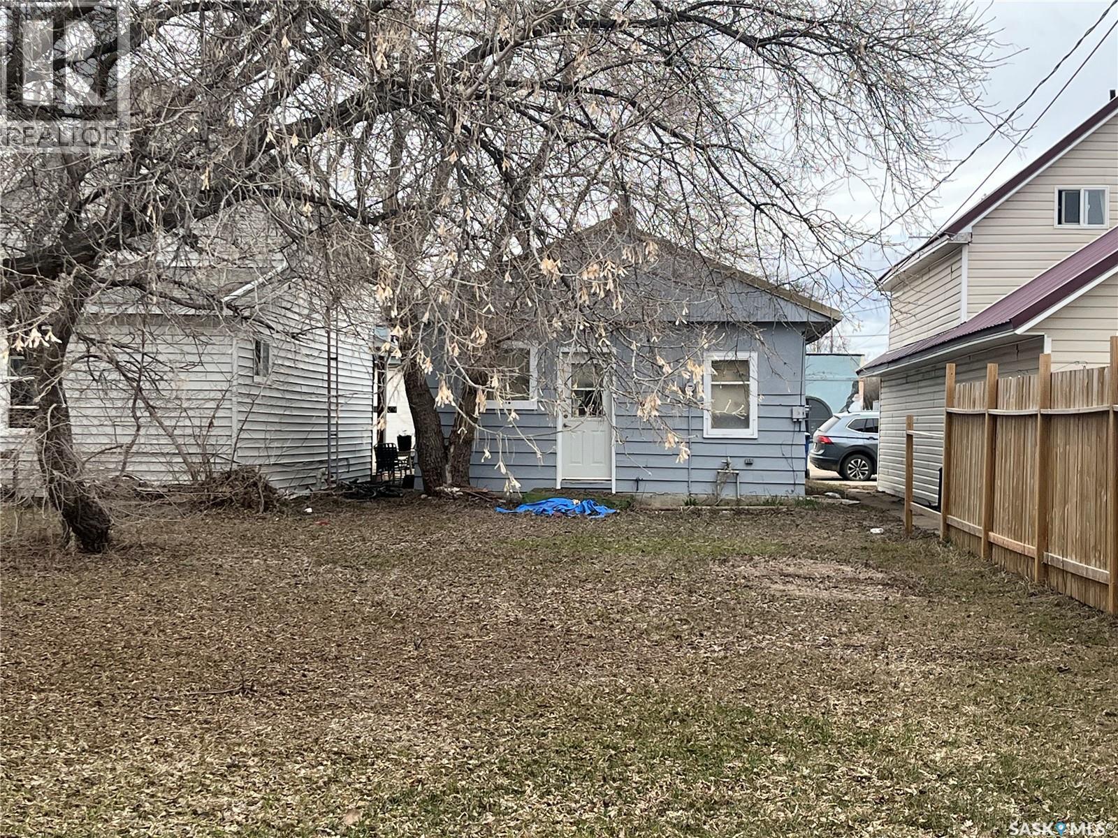 101B 1st AVENUE W - 12