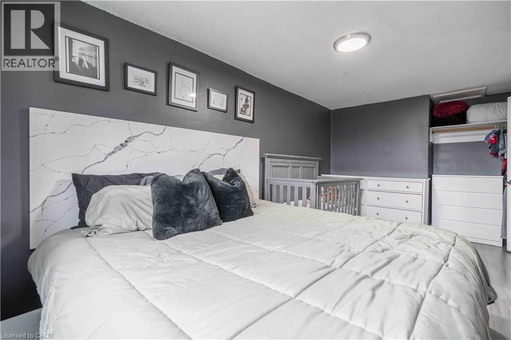 #1 1025 UPPER GAGE Avenue - 15