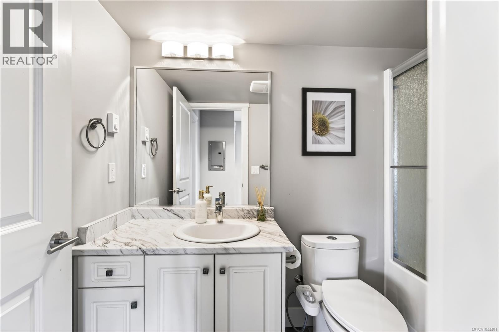 3115 Uplands Dr - 40