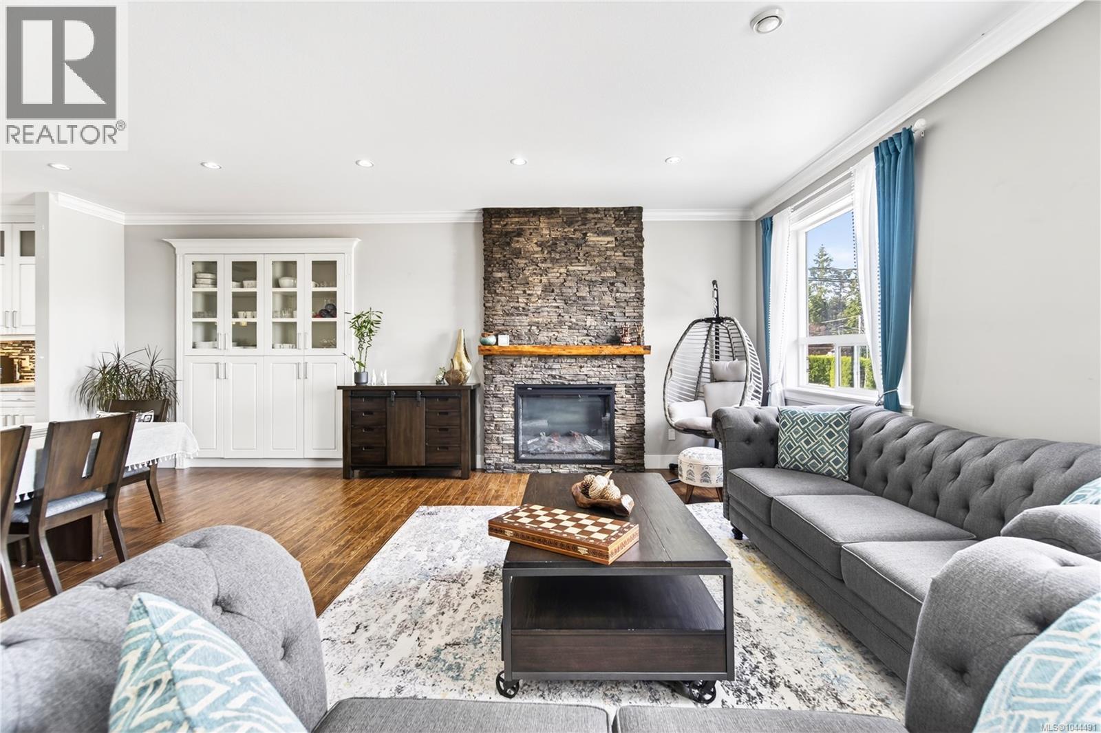 3115 Uplands Dr - 5
