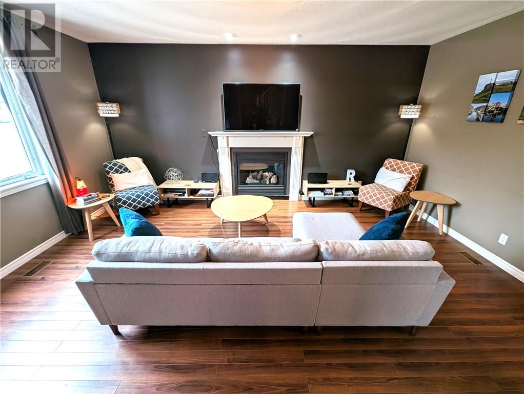 2472 Bancroft Drive - 27