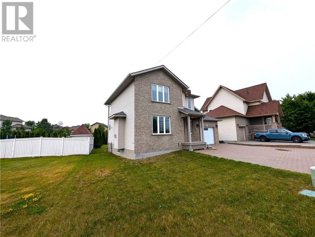 2472 Bancroft Drive - 3