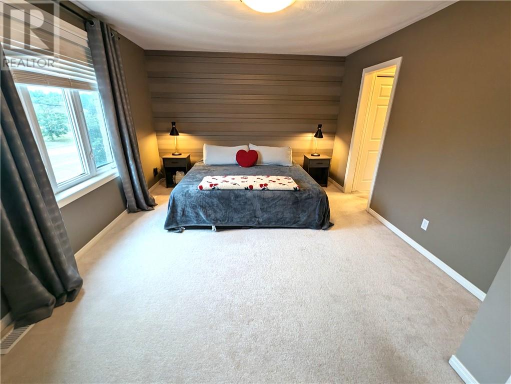 2472 Bancroft Drive - 33
