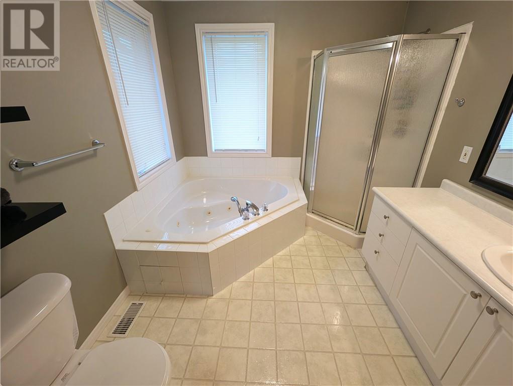 2472 Bancroft Drive - 40