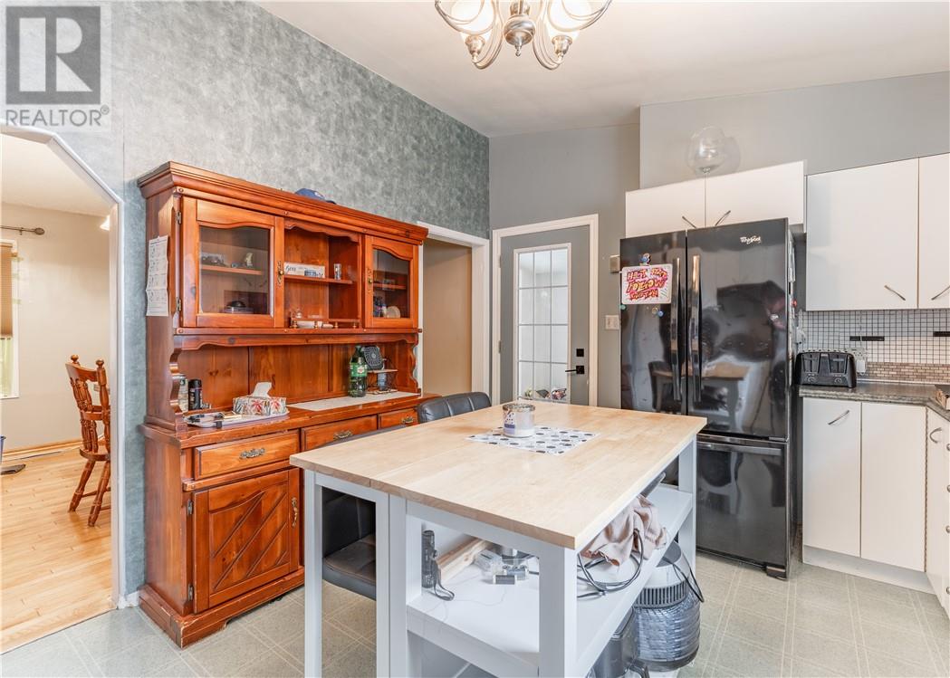 4146 La Habre Avenue - 5