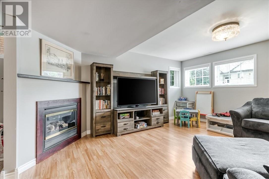 618 Moonrock Avenue - 33