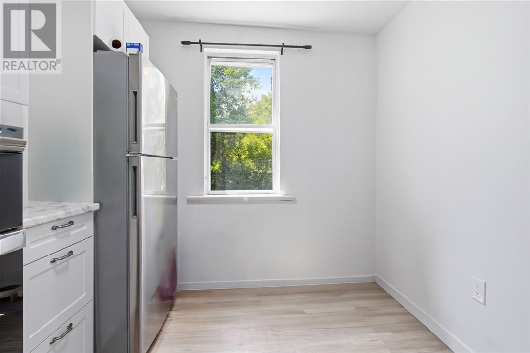 193 Dufferin Street - 31
