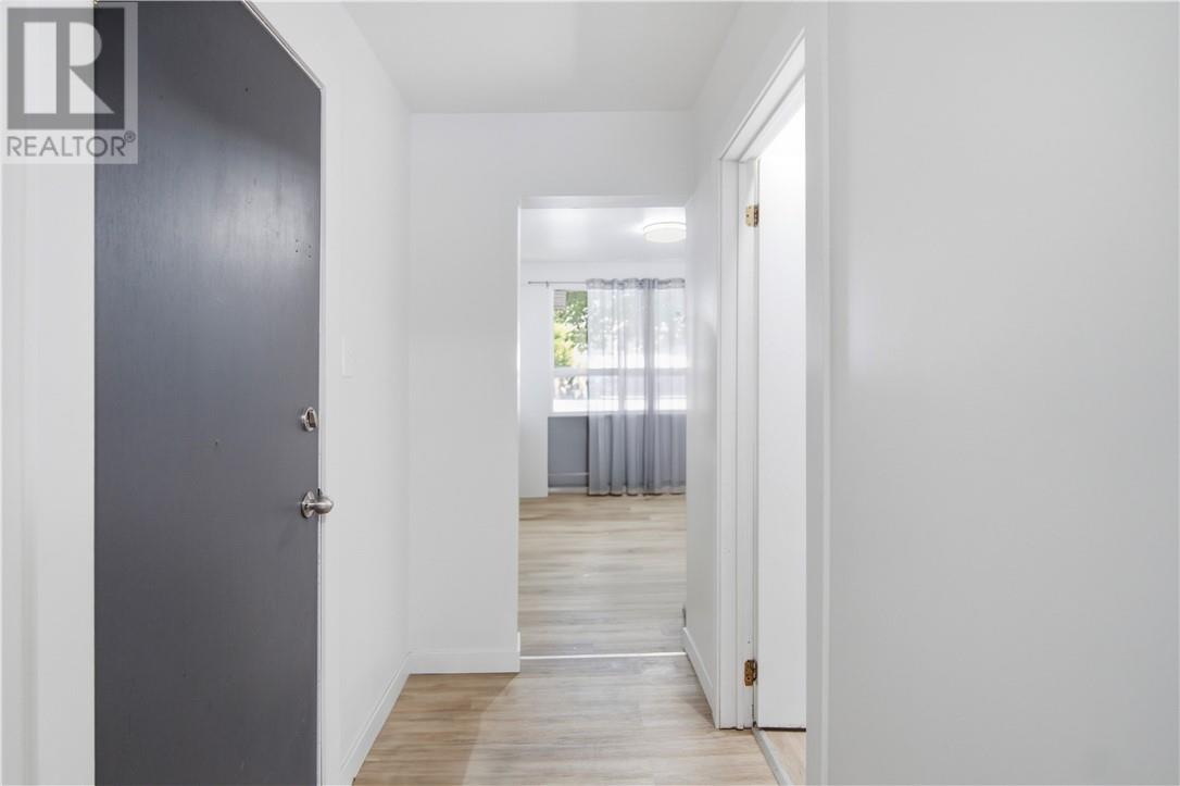 193 Dufferin Street - 33