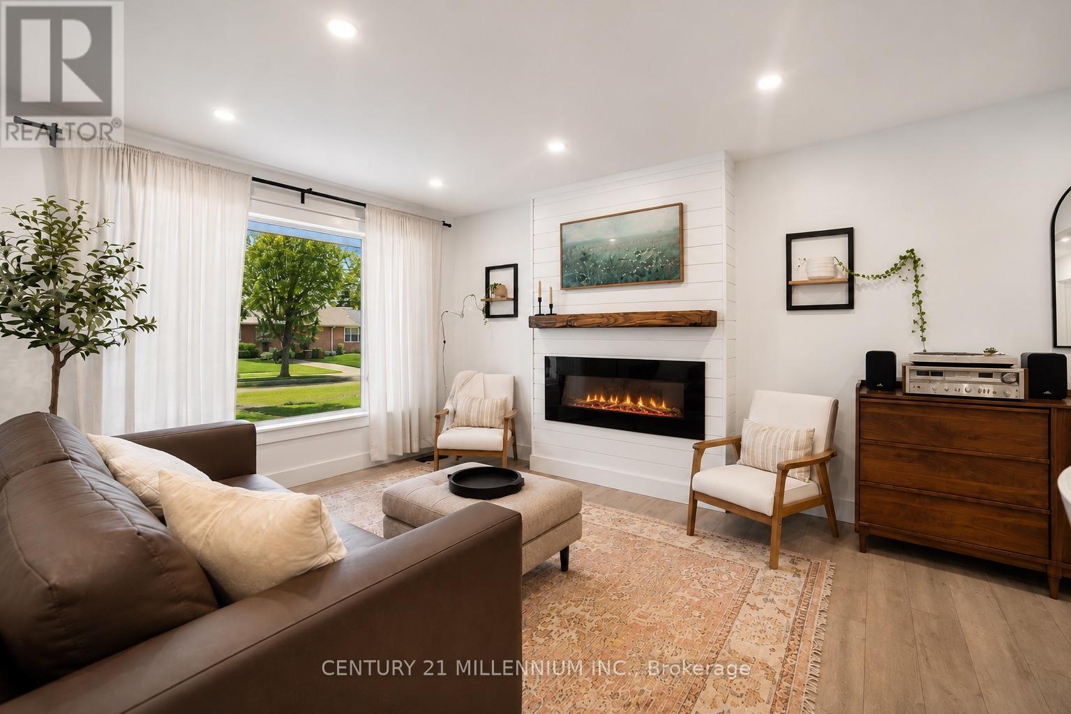 110 ZINA STREET - 2