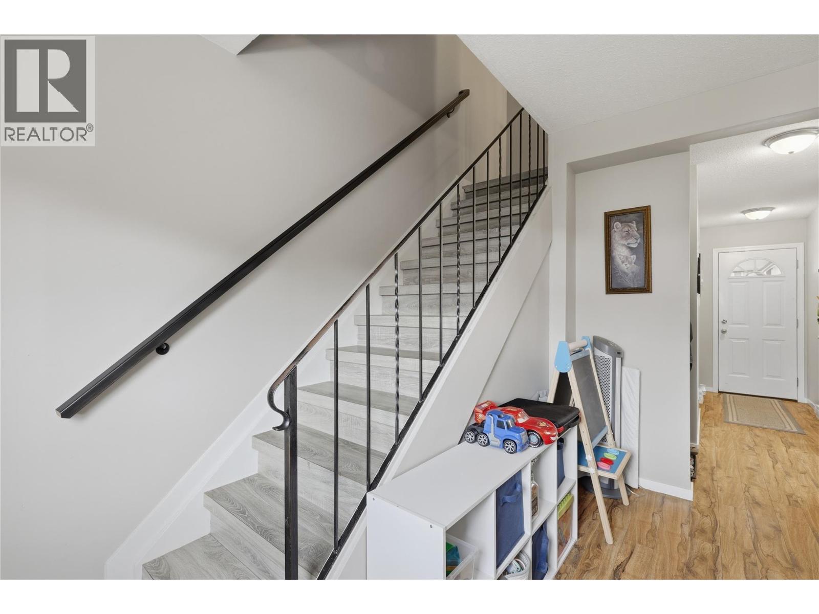 #34 1697 Greenfield Avenue - 16