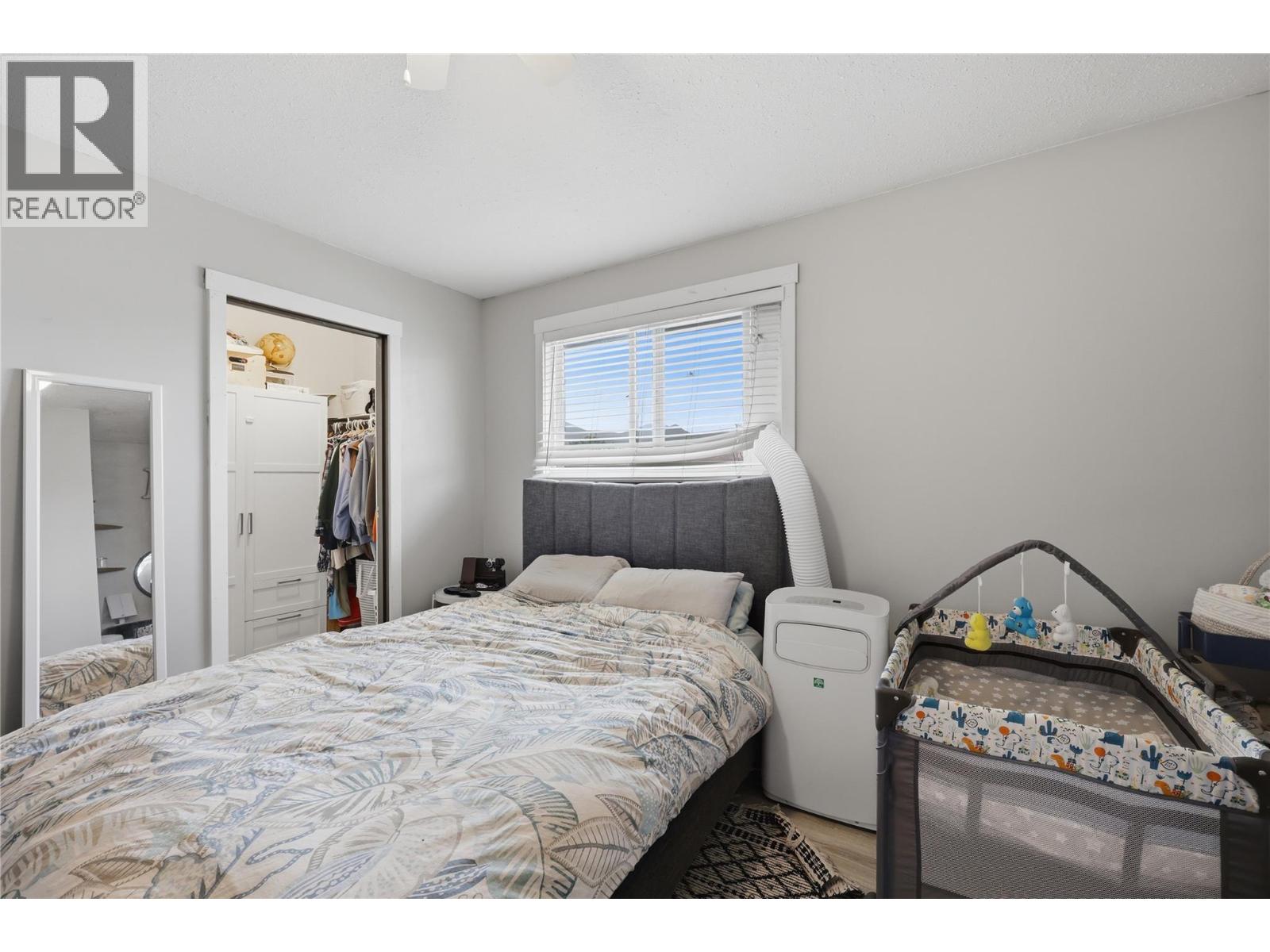 #34 1697 Greenfield Avenue - 18