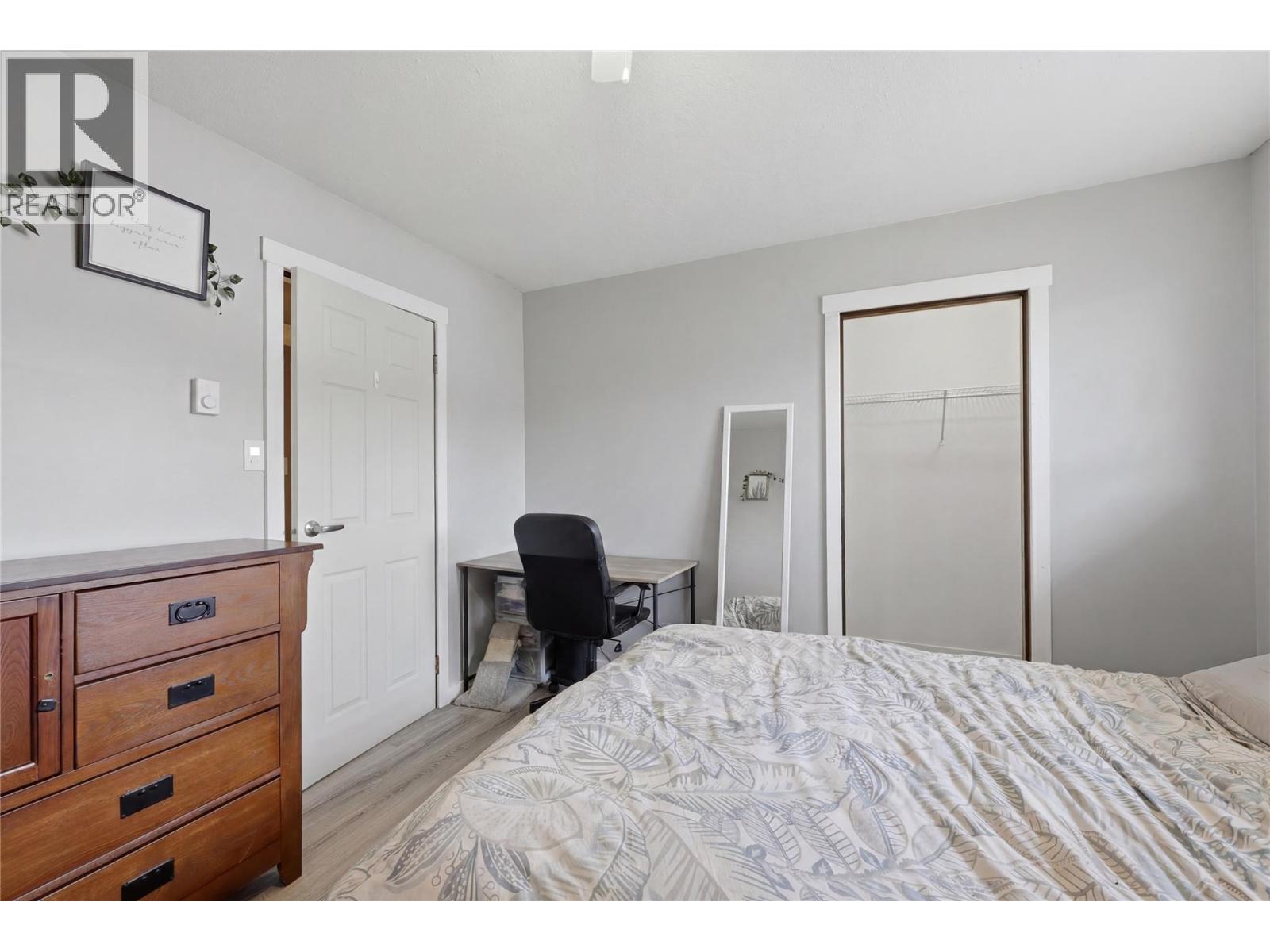 #34 1697 Greenfield Avenue - 29