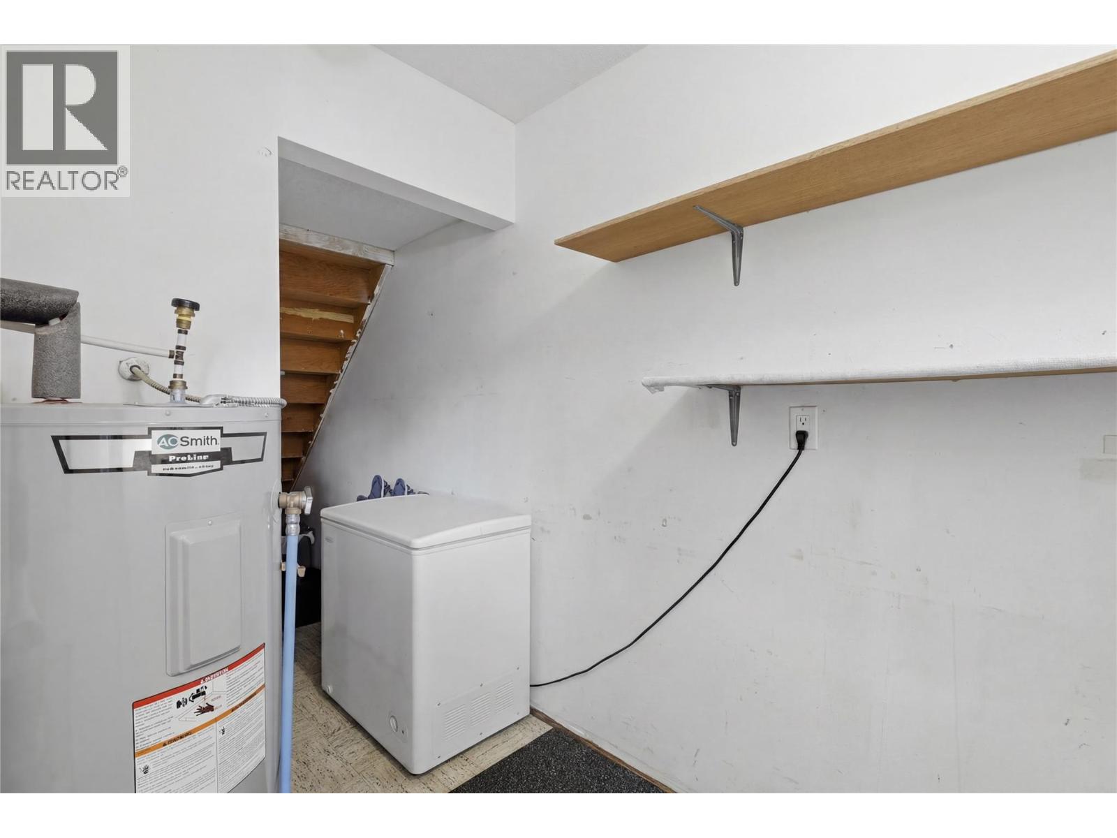 #34 1697 Greenfield Avenue - 30
