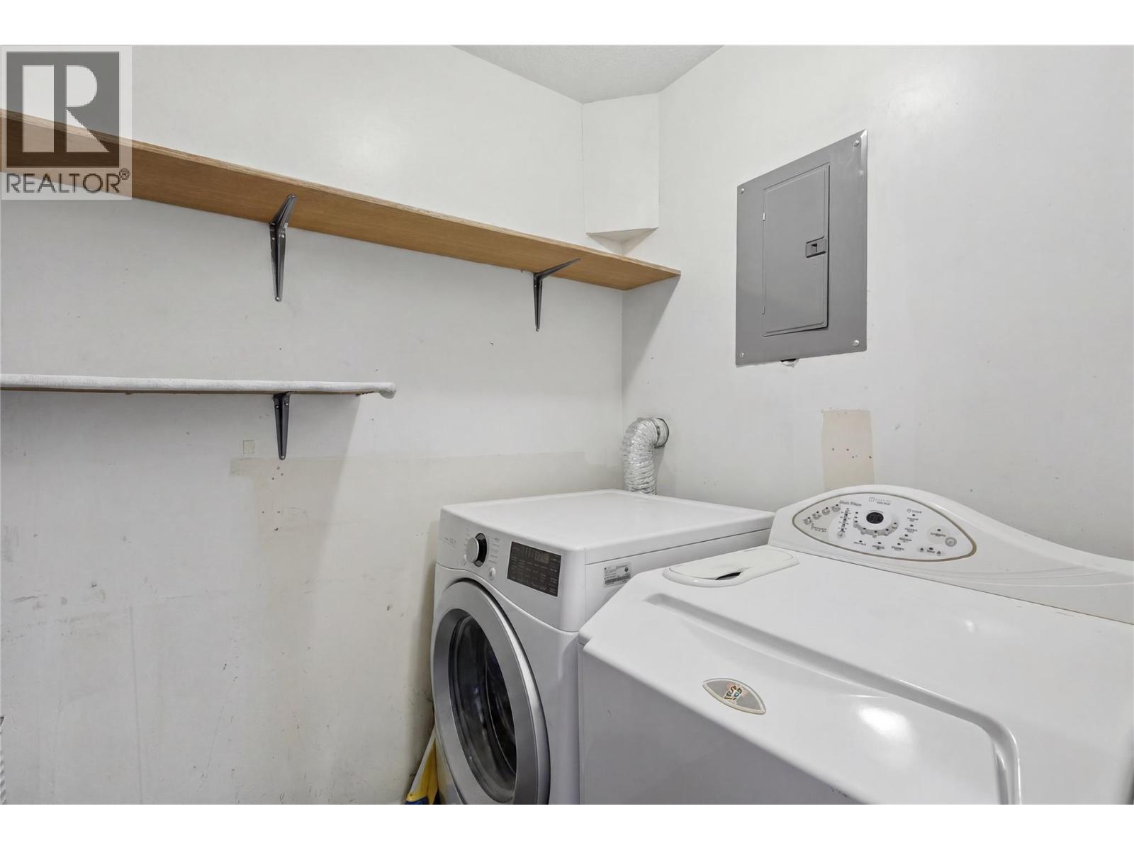 #34 1697 Greenfield Avenue - 31