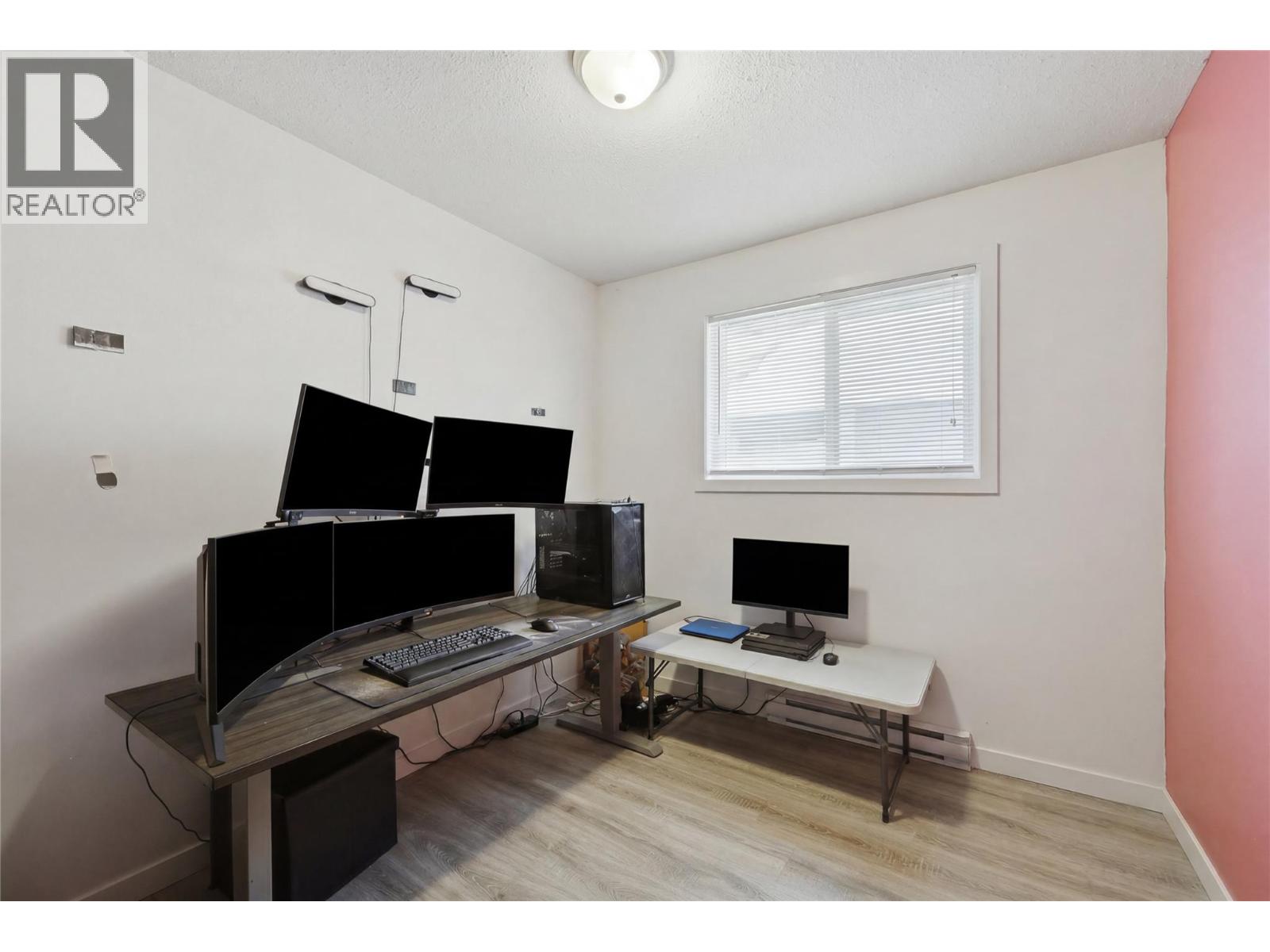 #34 1697 Greenfield Avenue - 32