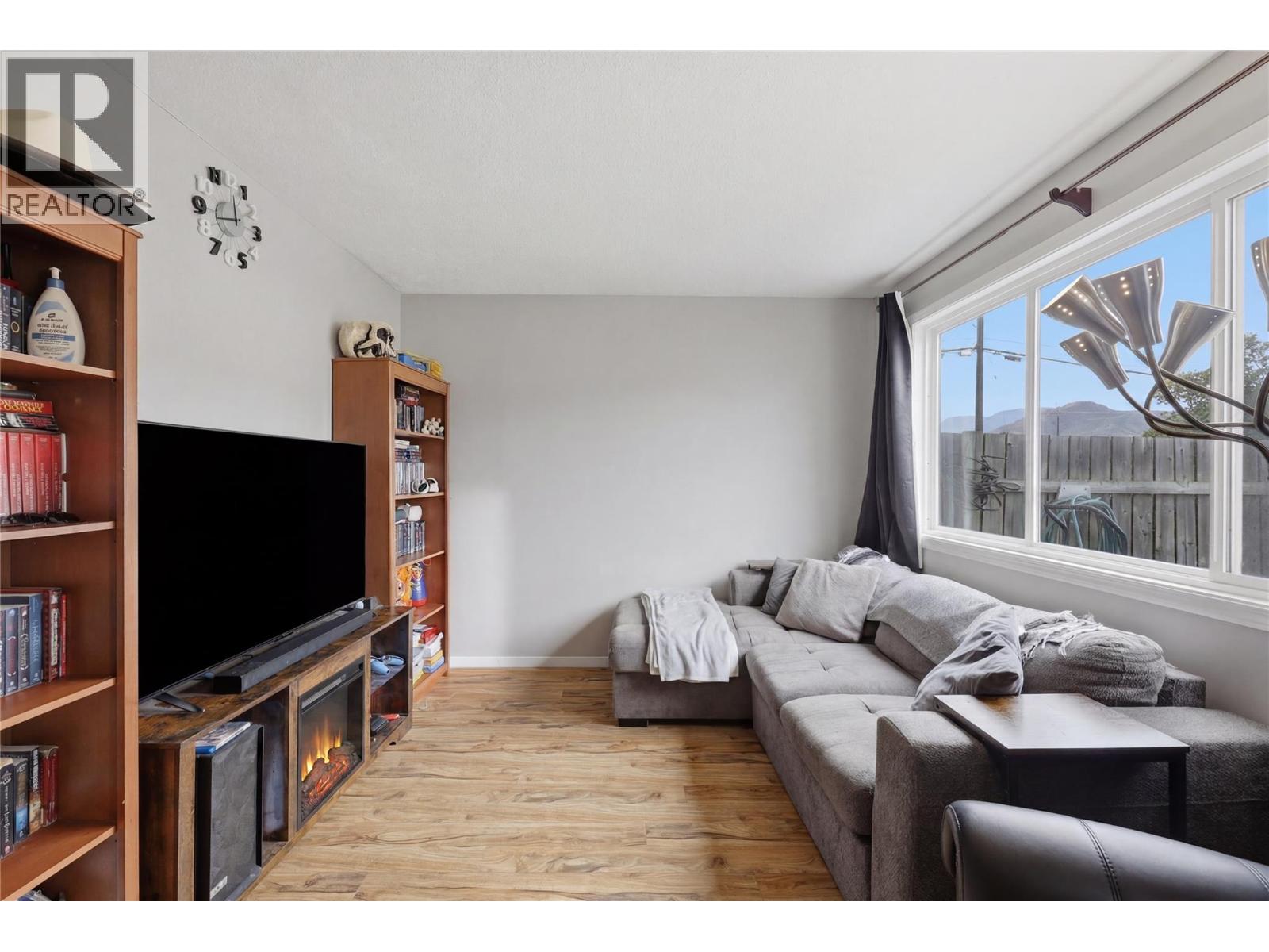 #34 1697 Greenfield Avenue - 33