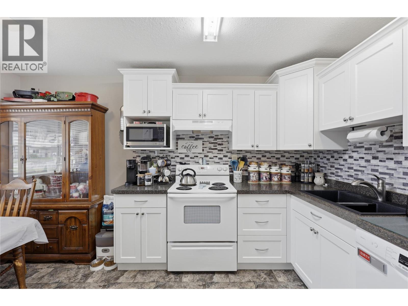 #34 1697 Greenfield Avenue - 6
