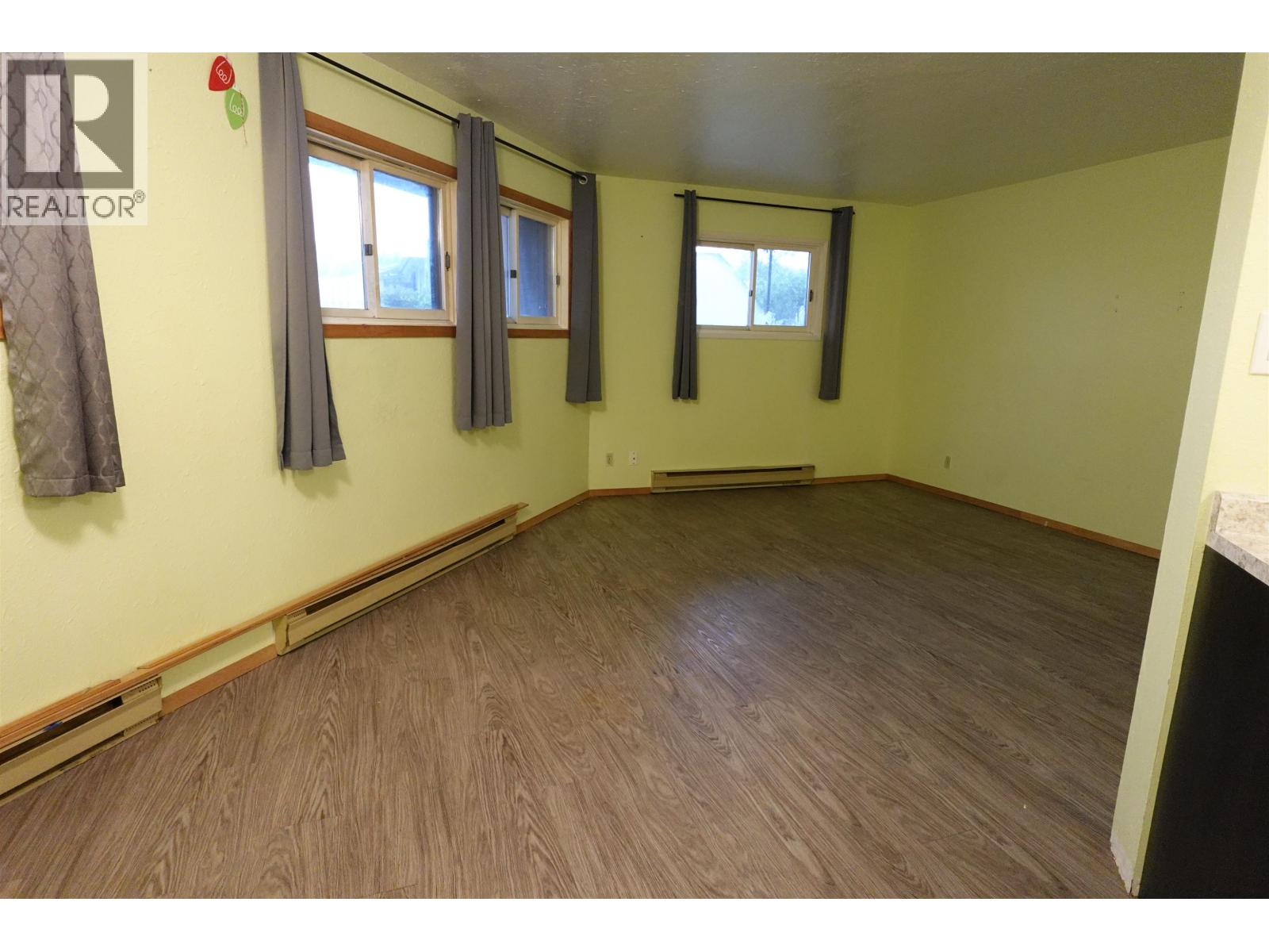 #105 398 RODDIS DRIVE - 17