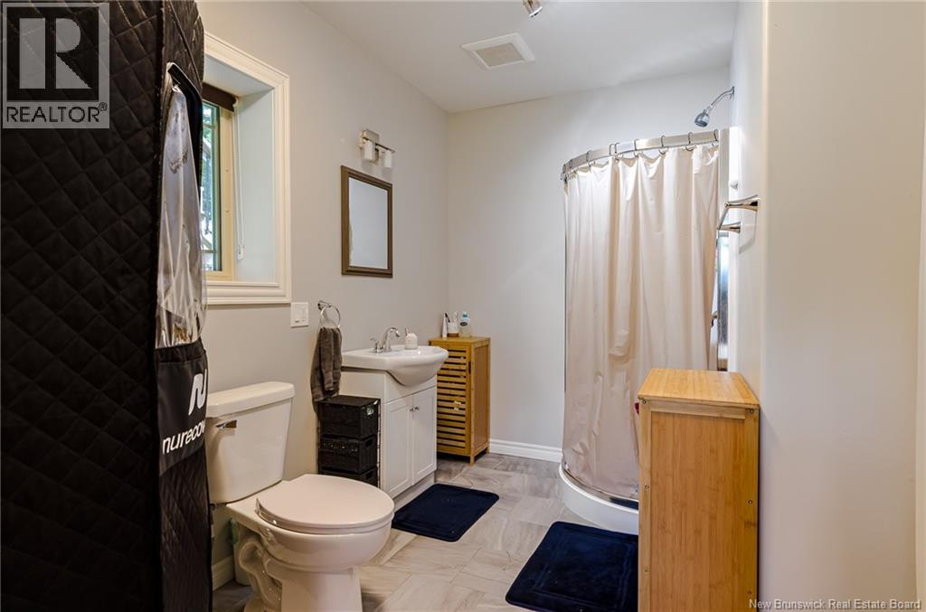18 Castlewood Drive - 37