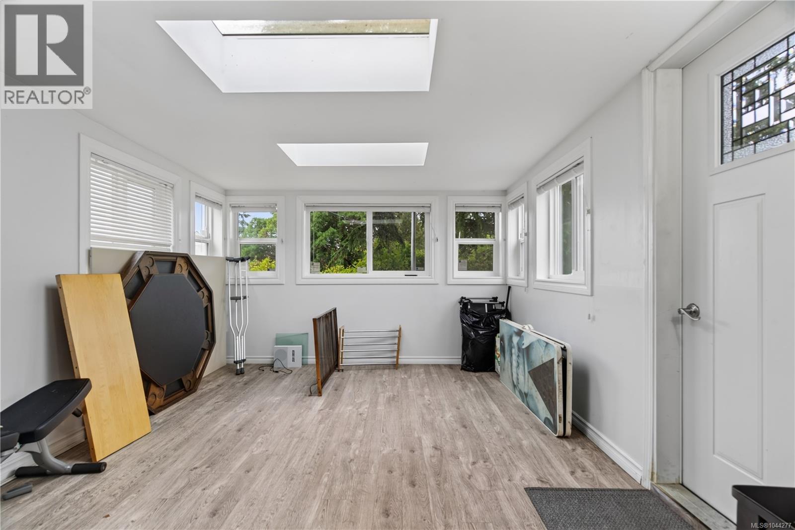 1819 Dunnett Cres - Image 30
