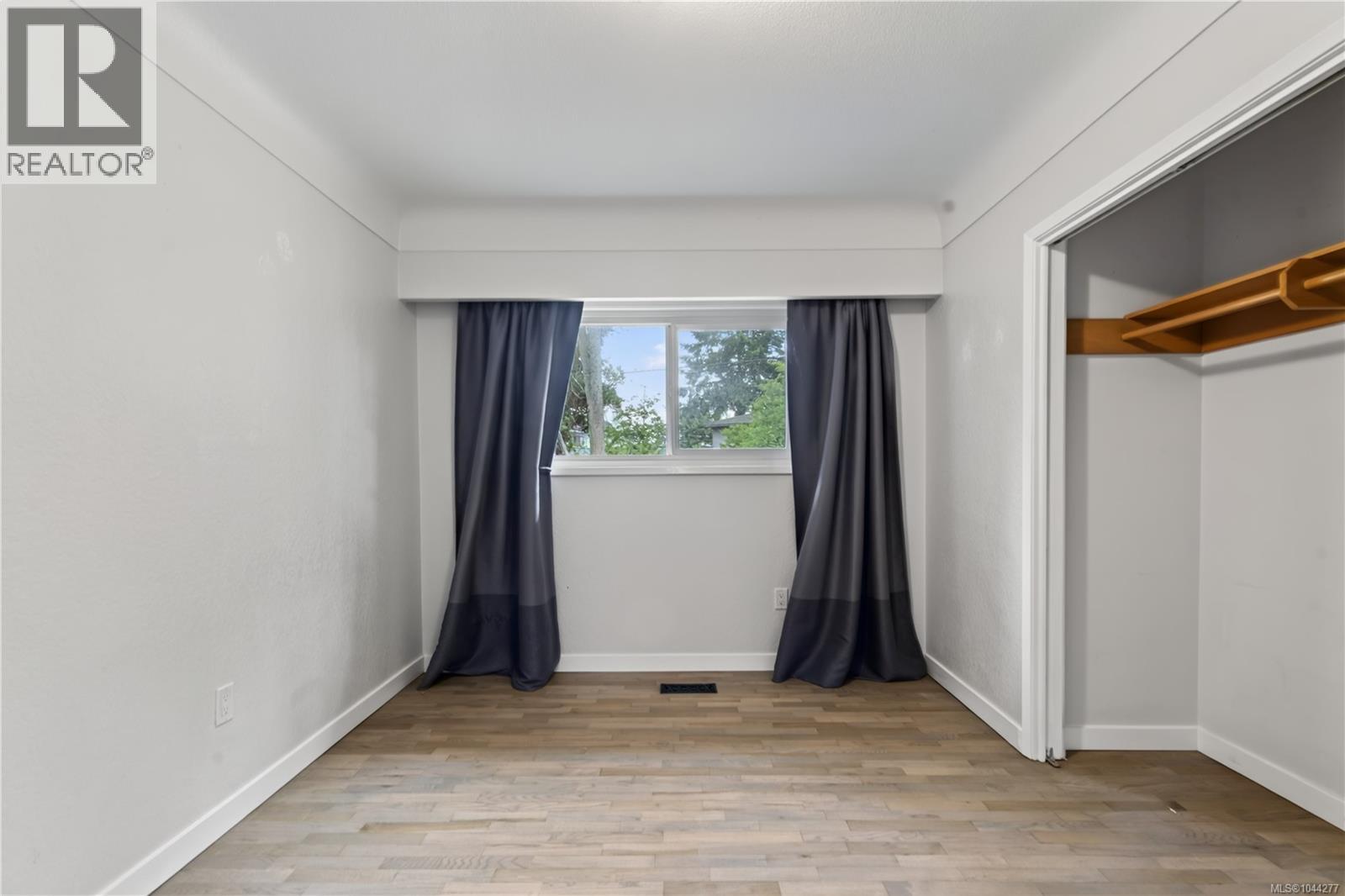 1819 Dunnett Cres - Image 28