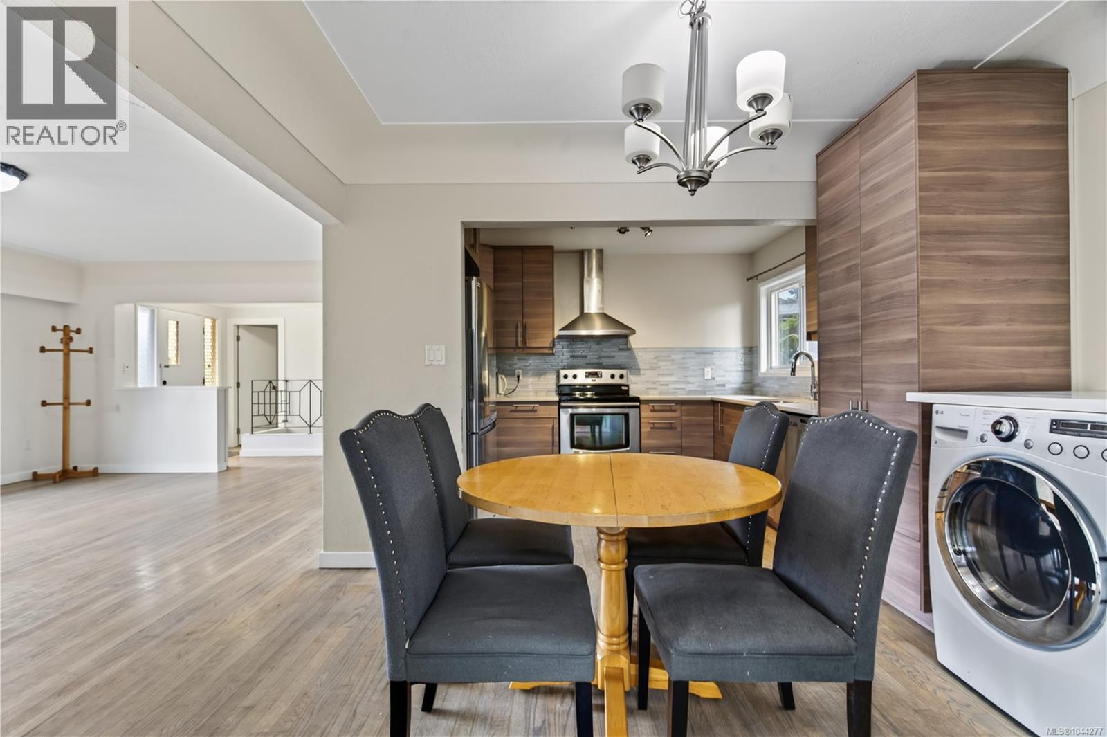 1819 Dunnett Cres - 9