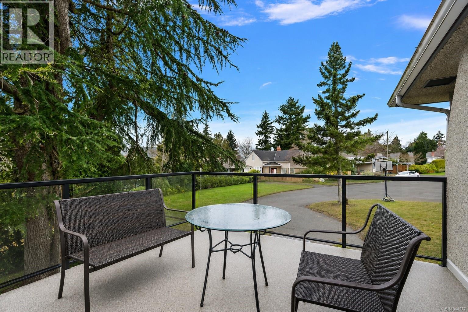 1819 Dunnett Cres - 11
