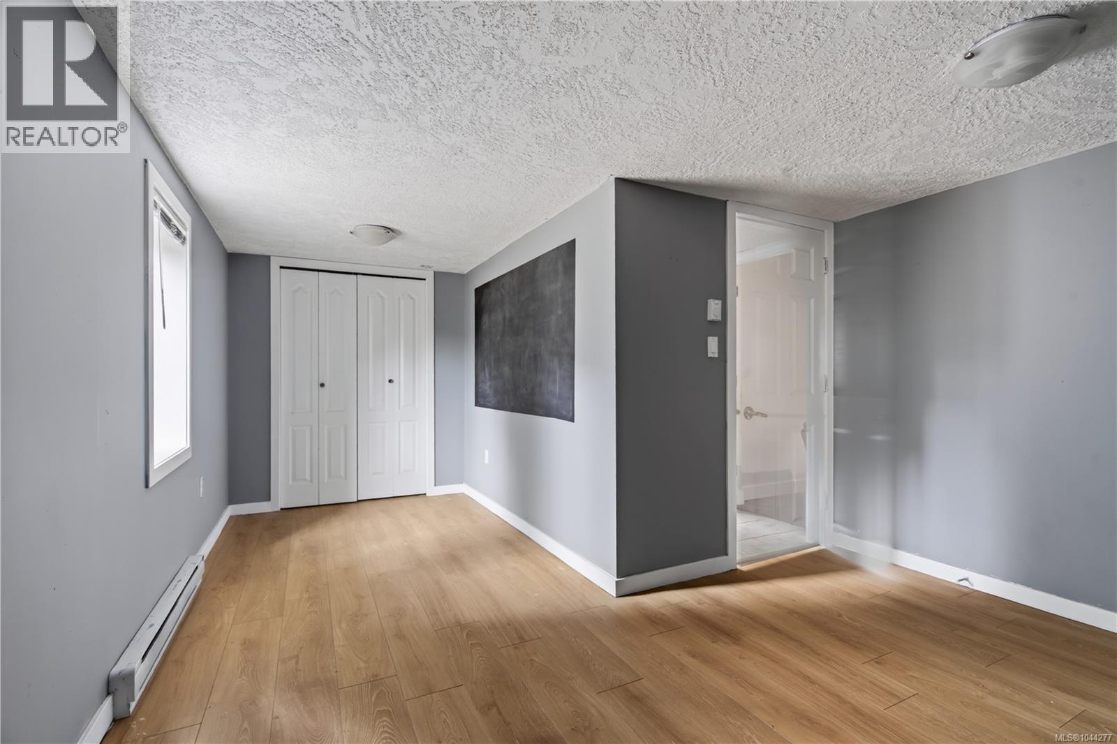 1819 Dunnett Cres - 20