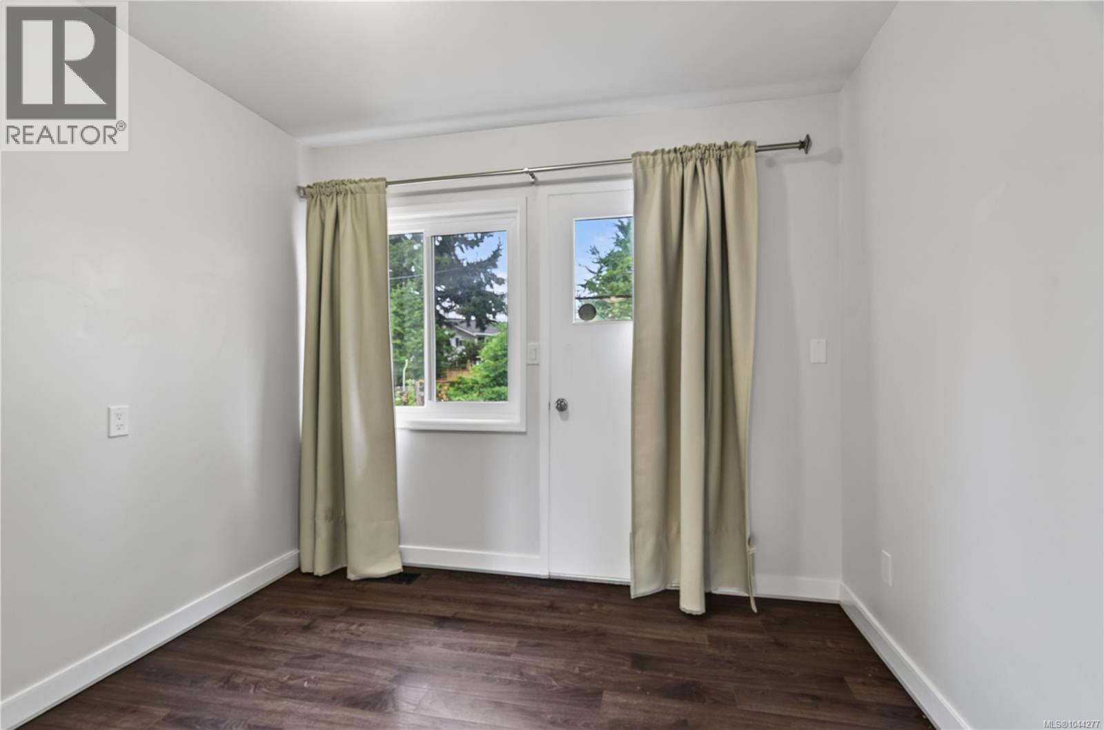 1819 Dunnett Cres - Image 29