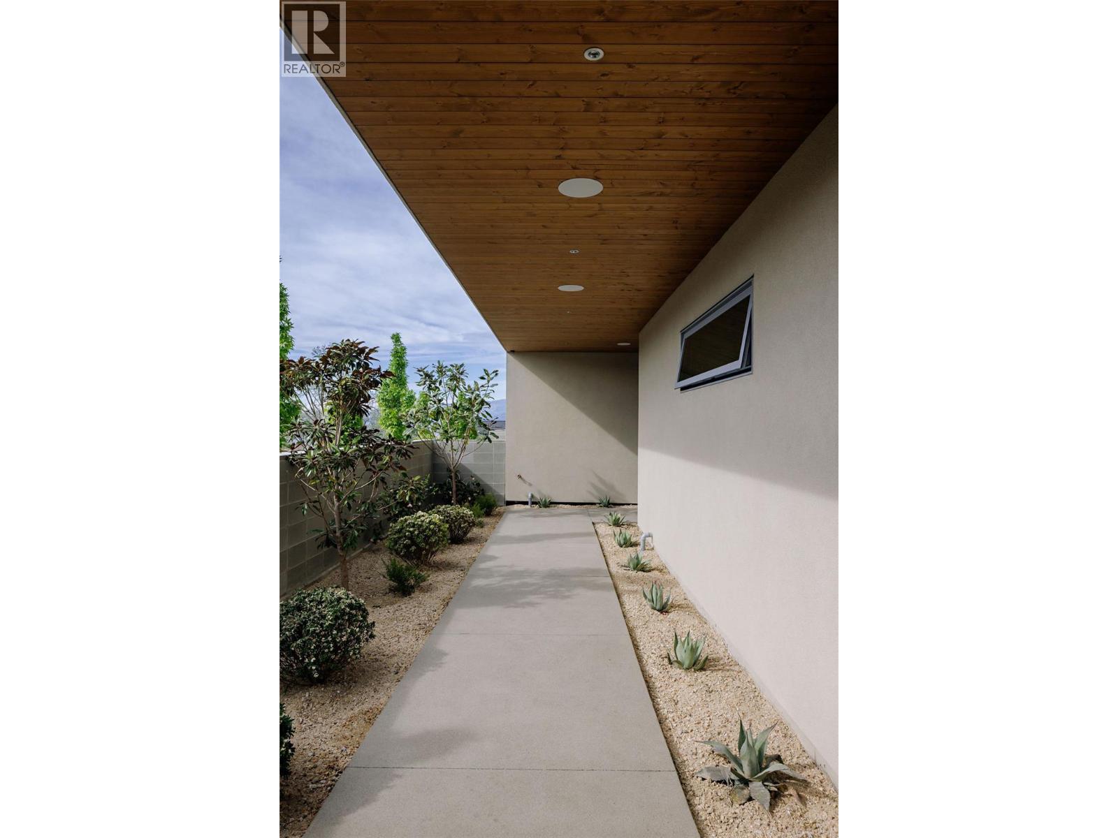 765 Westminster Avenue E - Image 15